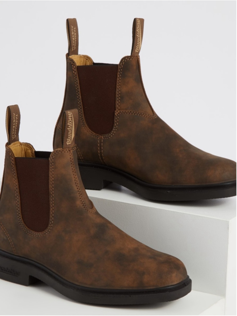 Blundstone Chisel Toe Boots in Rustic Brown women’s size 7